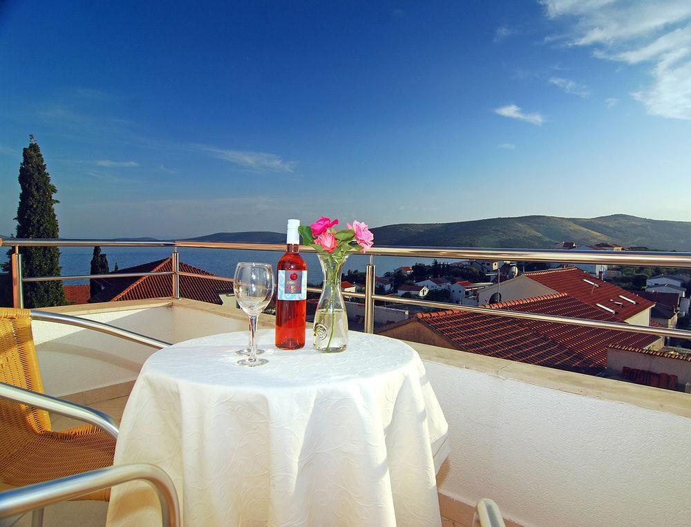 Apartments Kairos Trogir Exterior foto