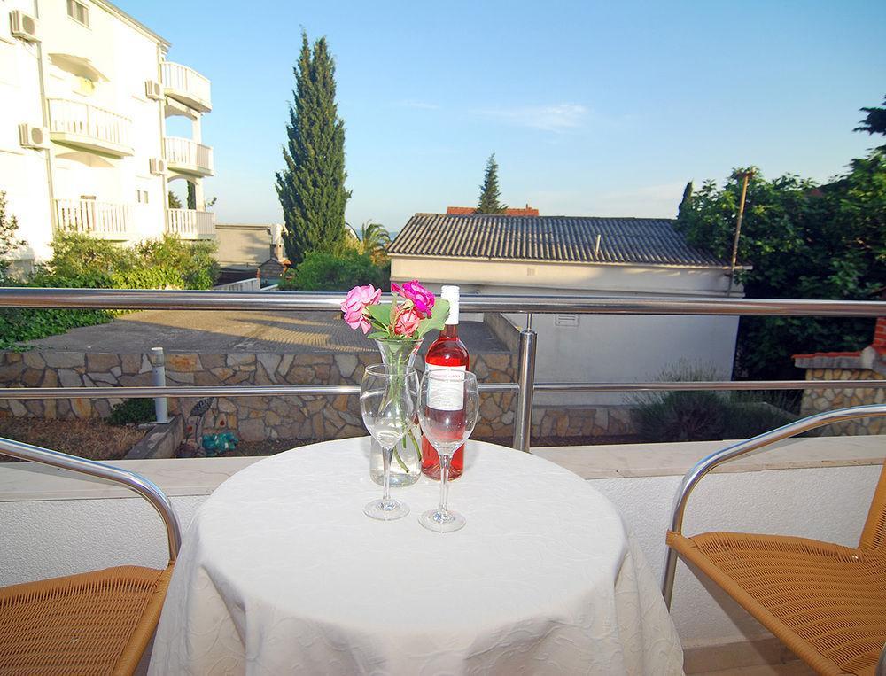 Apartments Kairos Trogir Exterior foto