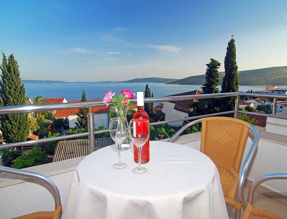 Apartments Kairos Trogir Exterior foto