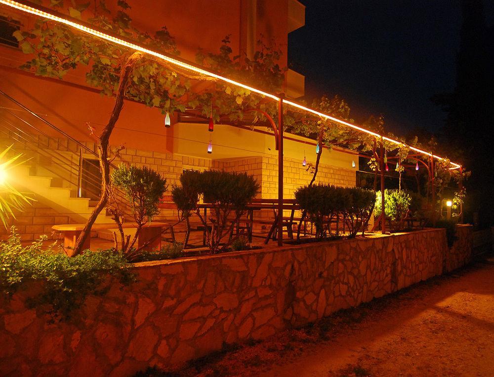 Apartments Kairos Trogir Exterior foto